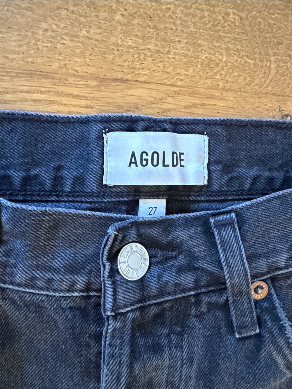 Agolde dame black wash denim Shorts 27 Aritzia - Picture 3 of 4